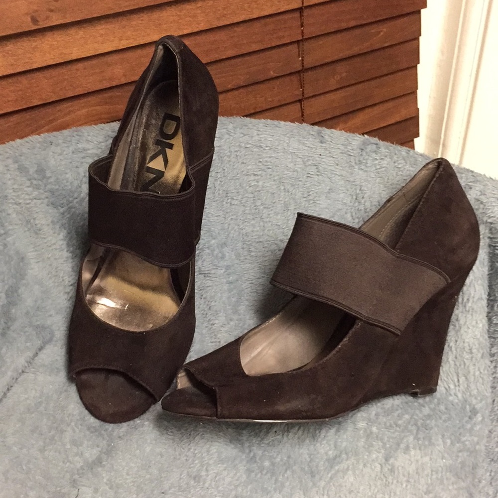 DKNYC brown sexy wedges